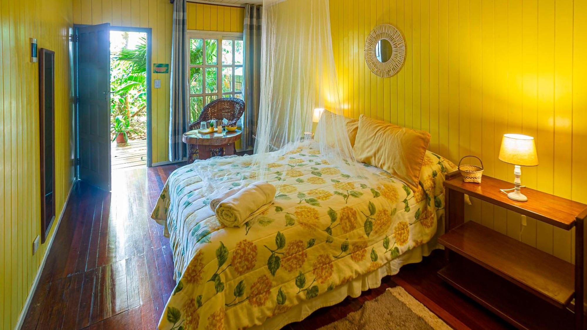 Secret Garden Iguazu Bed & Breakfast ปูแอร์โตอีกวาซู ภายนอก รูปภาพ